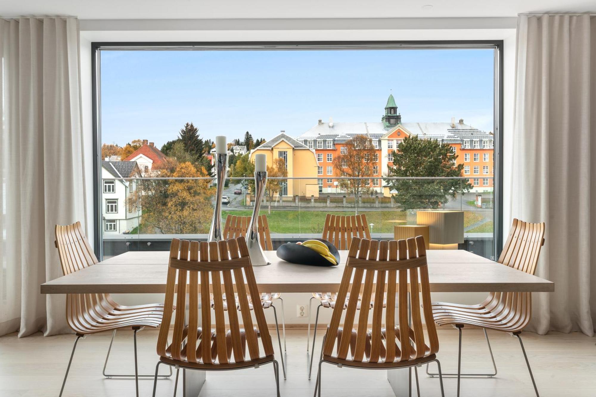 Luxury Apartment Downtown Tromso With 2 Bedrooms And 2 Bathrooms And Parking Extérieur photo