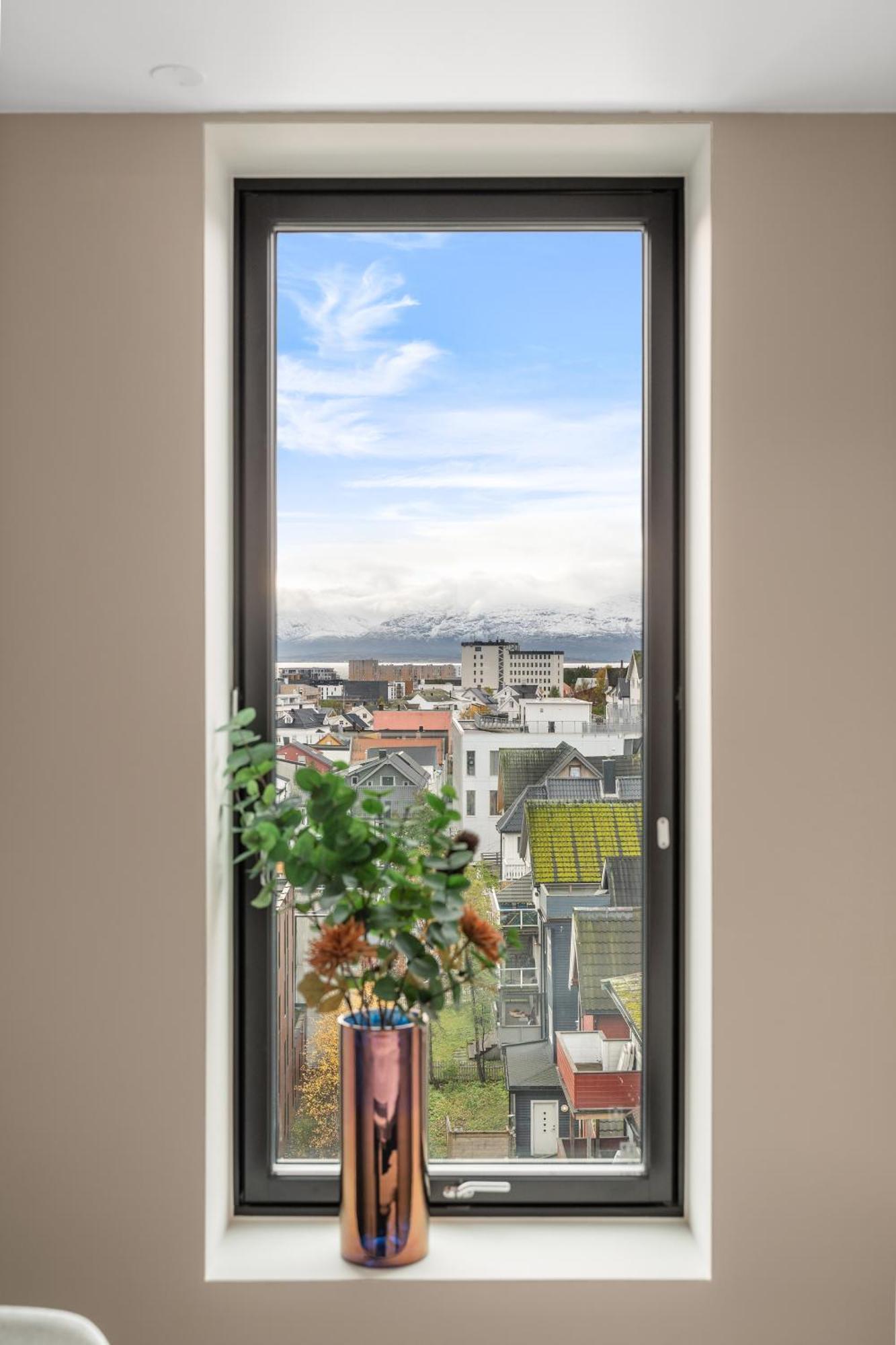 Luxury Apartment Downtown Tromso With 2 Bedrooms And 2 Bathrooms And Parking Extérieur photo