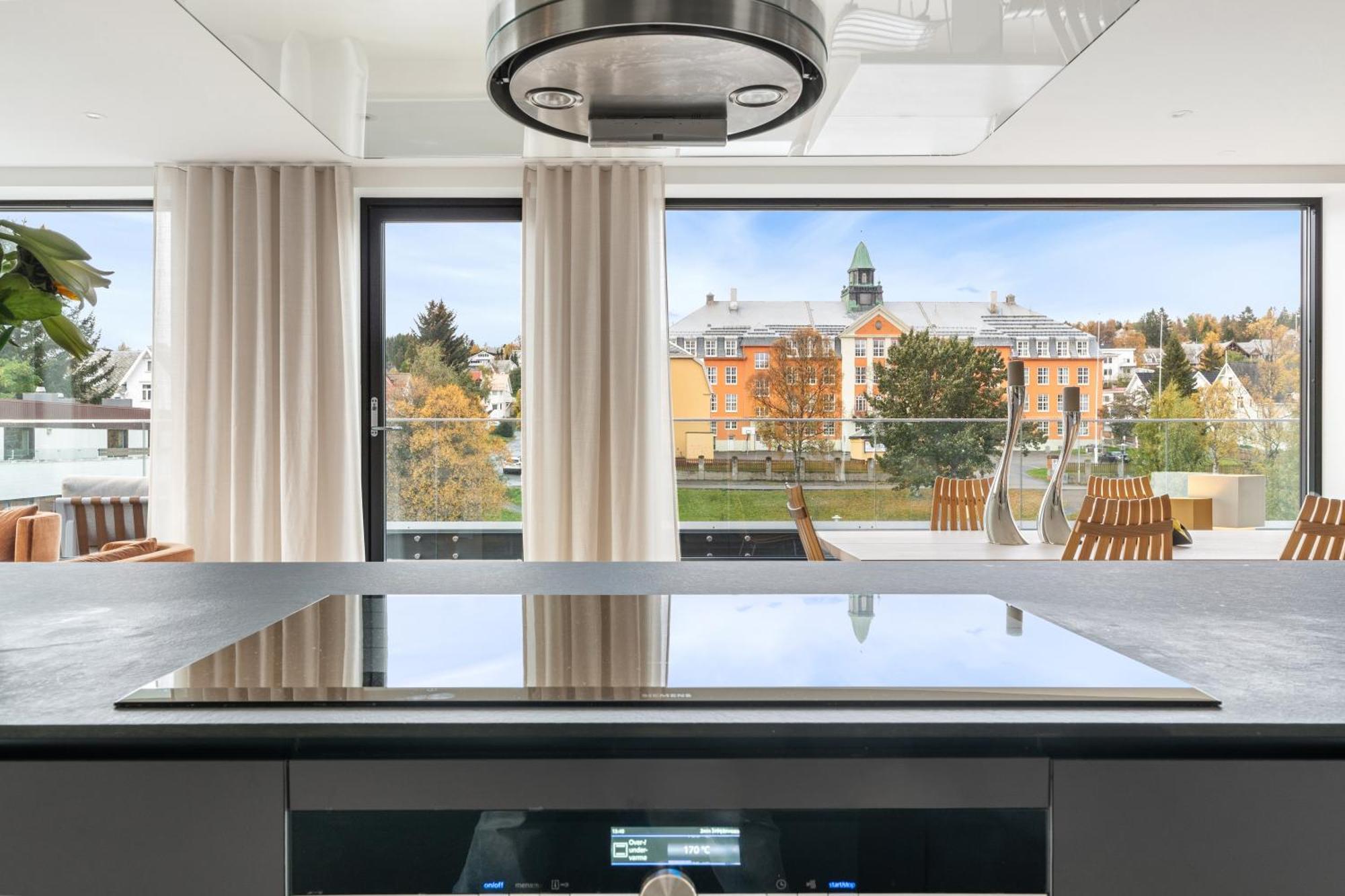 Luxury Apartment Downtown Tromso With 2 Bedrooms And 2 Bathrooms And Parking Extérieur photo