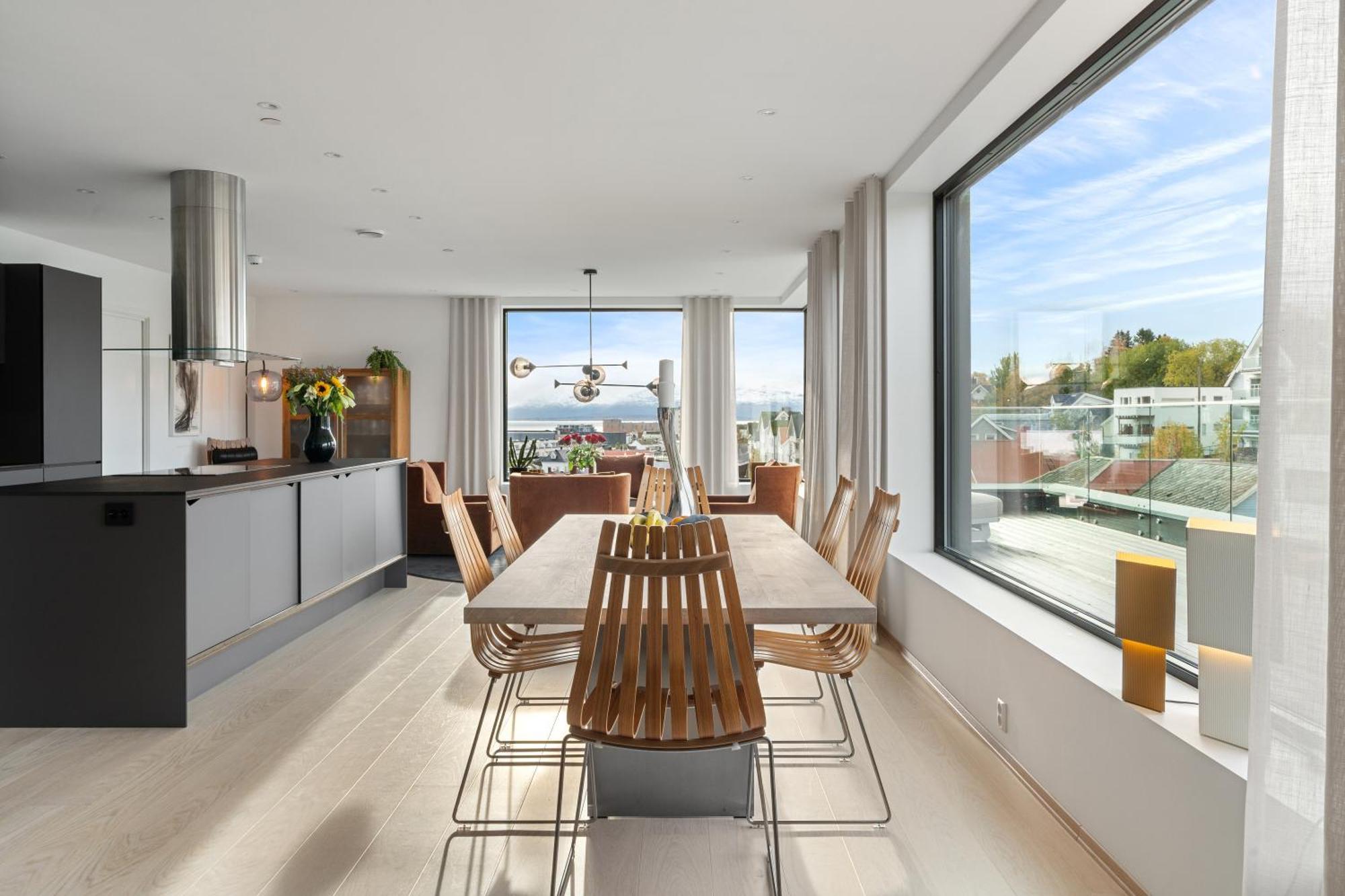Luxury Apartment Downtown Tromso With 2 Bedrooms And 2 Bathrooms And Parking Extérieur photo